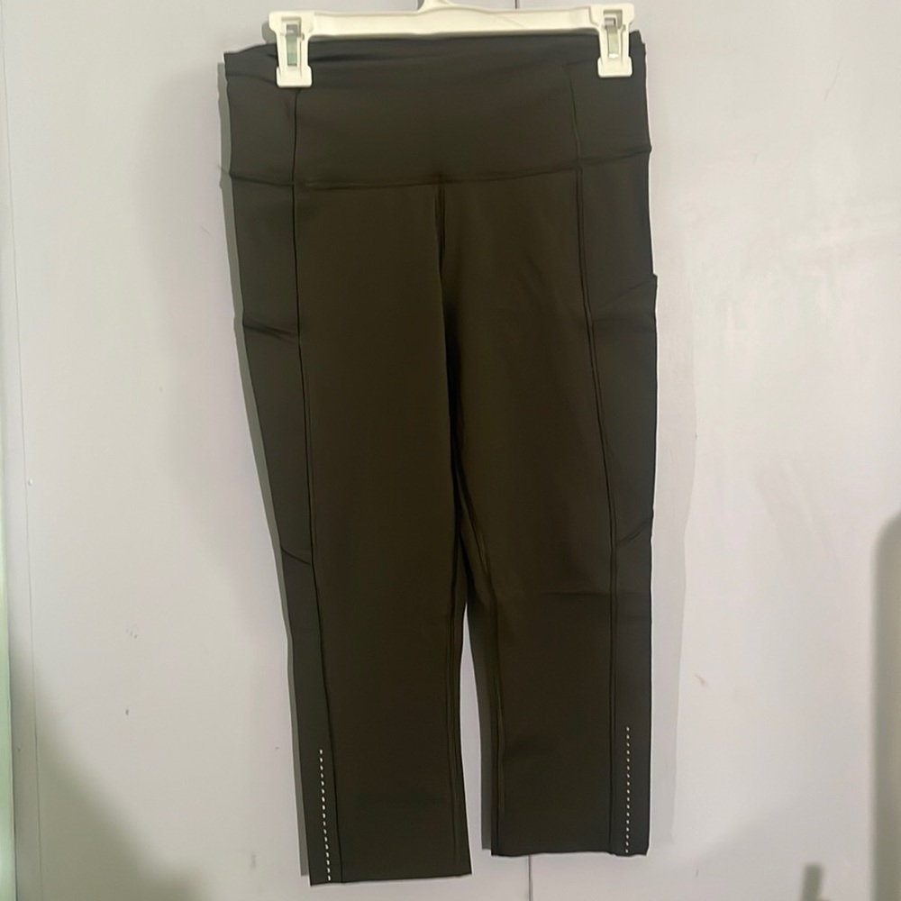 Lululemon crops